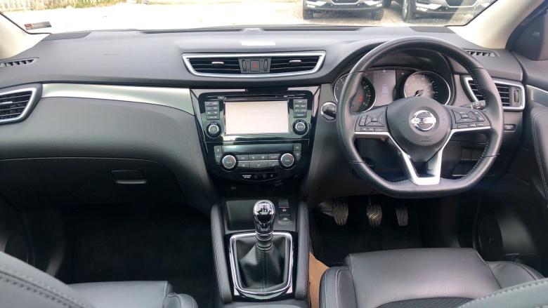 Nissan Qashqai 1.6 DiG-T Tekna [Glass Roof pack] 5dr Petrol Hatchback